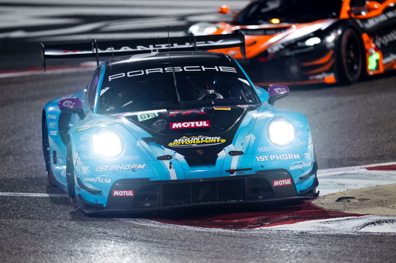 予選17番手からの劇的改善に「驚いた」ハードウィック。見事な挽回でマンタイ・ポルシェがLMGT3クラス連覇達成／WECバーレーン