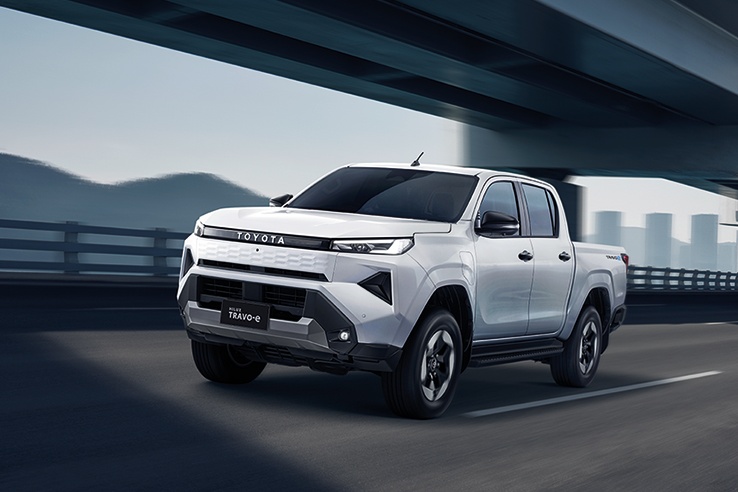 トヨタが新型『ハイラックス』を世界初披露。日本を含むアジアでは2026年から順次発売予定、BEVやFCEVの設定も
