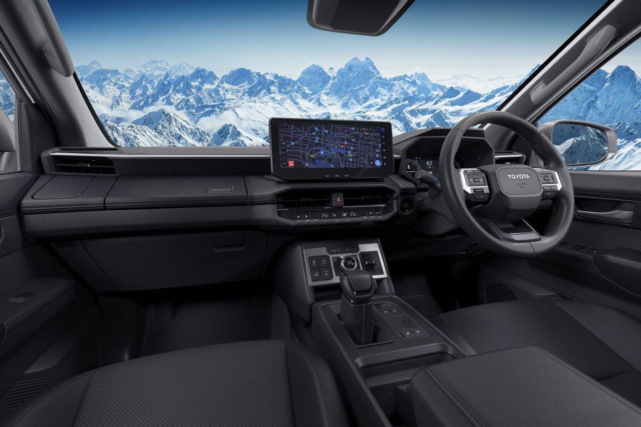 トヨタが新型『ハイラックス』を世界初披露。日本を含むアジアでは2026年から順次発売予定、BEVやFCEVの設定も