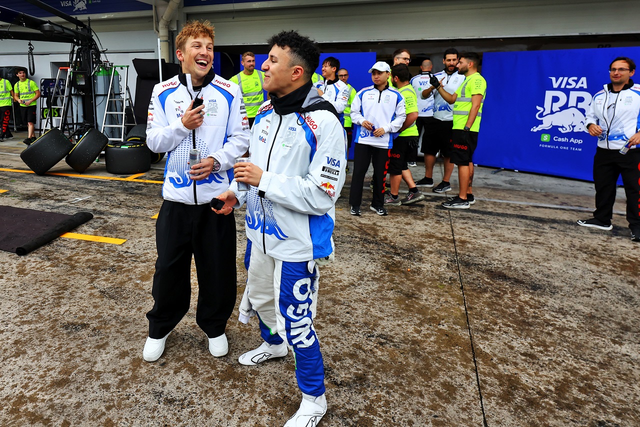 AE[\ƃACUbNEnW[i[VOuYj