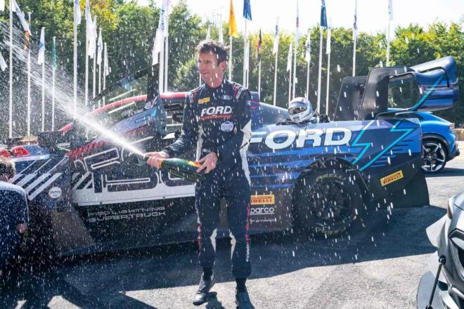 ロマン・デュマがフォード・ラプターT1+を試乗「?マークだらけ（笑）」でバハ1000とダカールへ