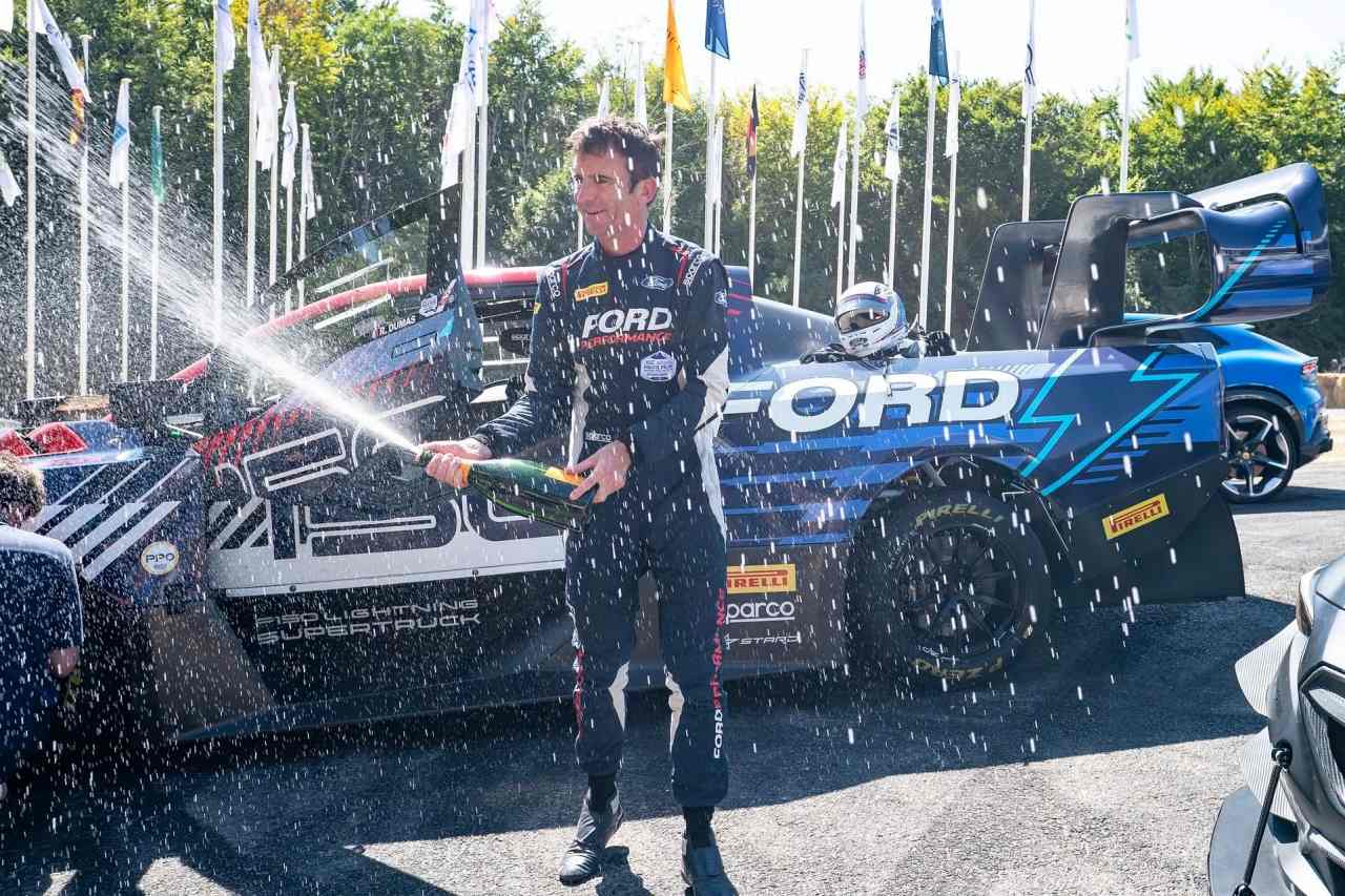 ロマン・デュマがフォード・ラプターT1+を試乗「?マークだらけ（笑）」でバハ1000とダカールへ