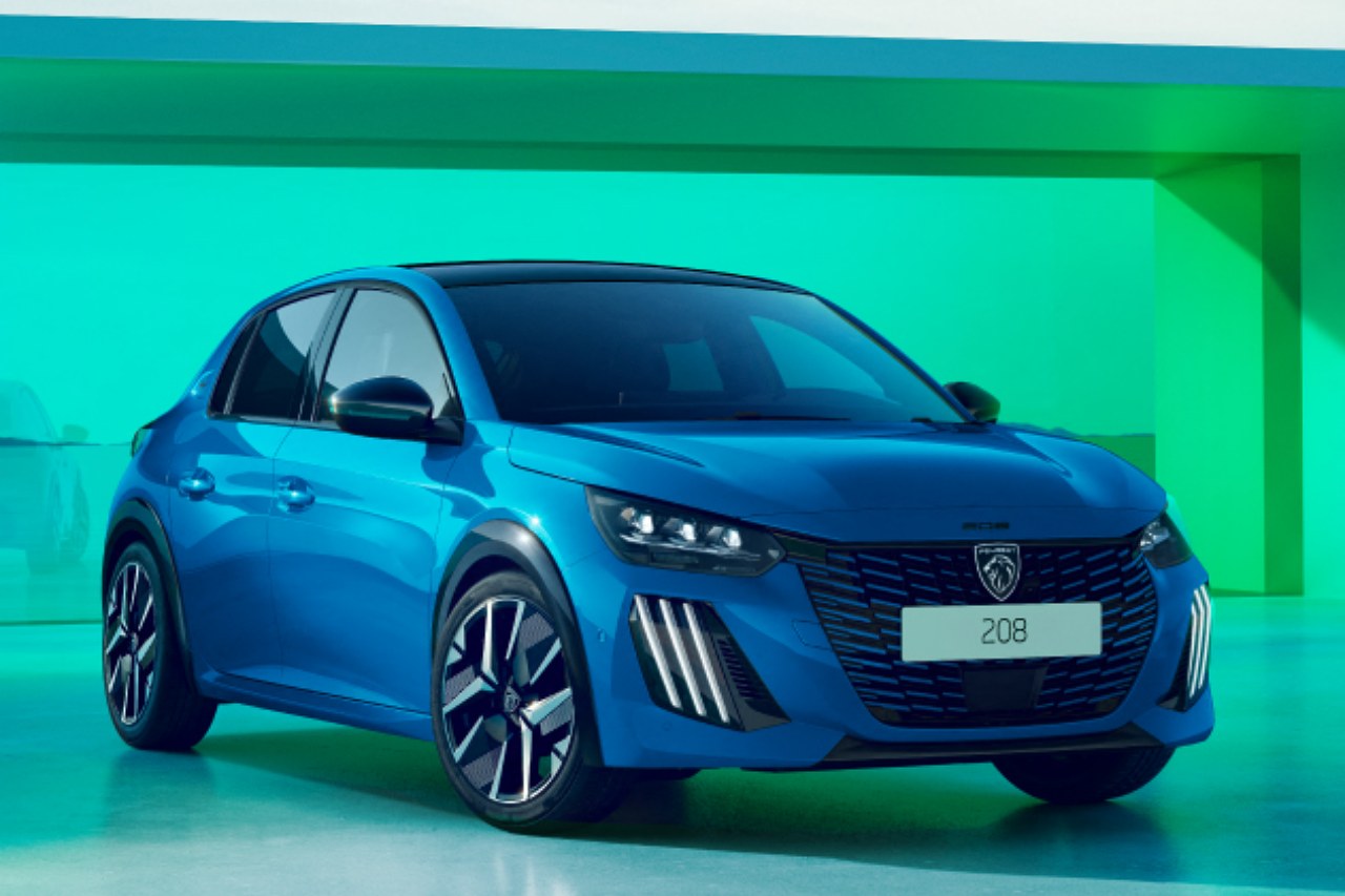 プジョー、主軸ハッチ『208』に最新のパワートレインを搭載した“GT Hybrid”を追加設定