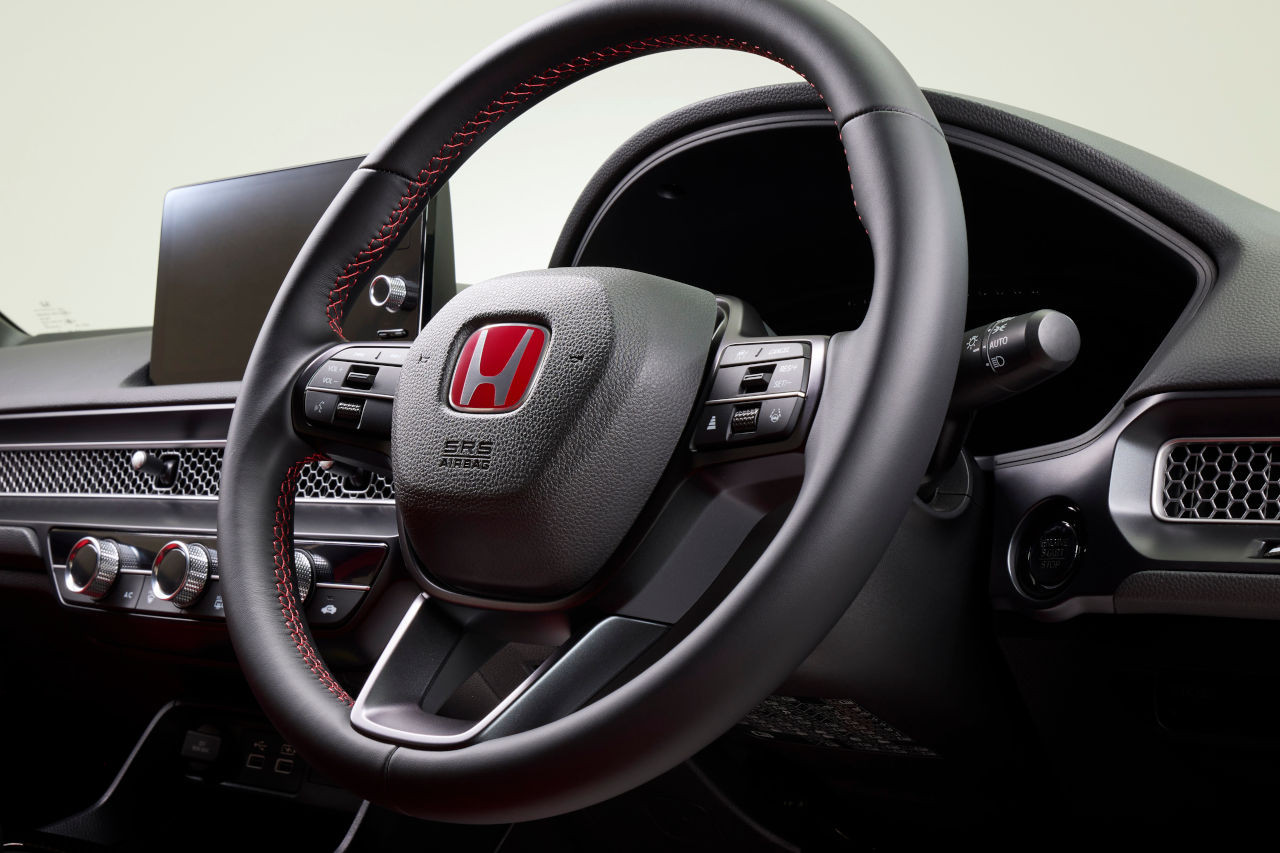 ホンダアクセス、『シビック・タイプR』の内装に上質さをプラスするレザー巻きステアリングホイールを追加設定