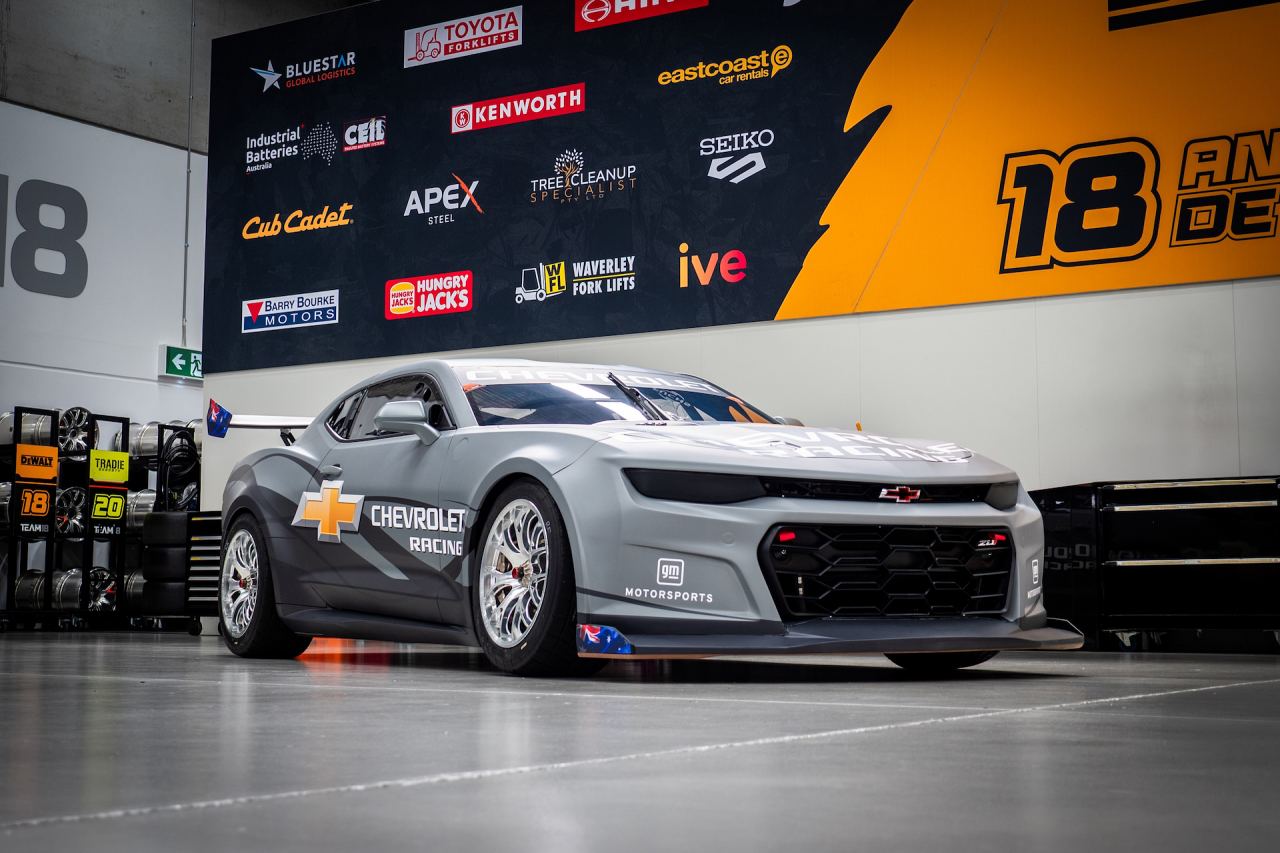 フルタイム引退のジェームス・コートニー、GMシボレー陣営のチーム18とコドライバー契約を締結／RSC