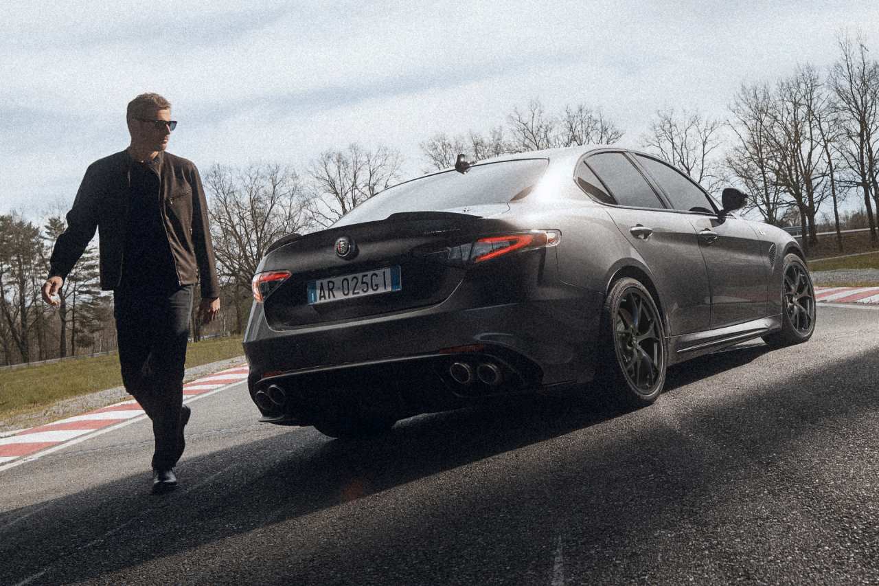 アルファロメオ、正統派サルーン『ジュリア』にアクラポビッチ製のエキゾースト装備の限定車“エストレマ”を設定