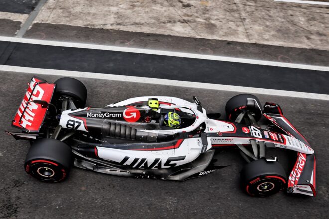 オリバー・ベアマン(ハース)