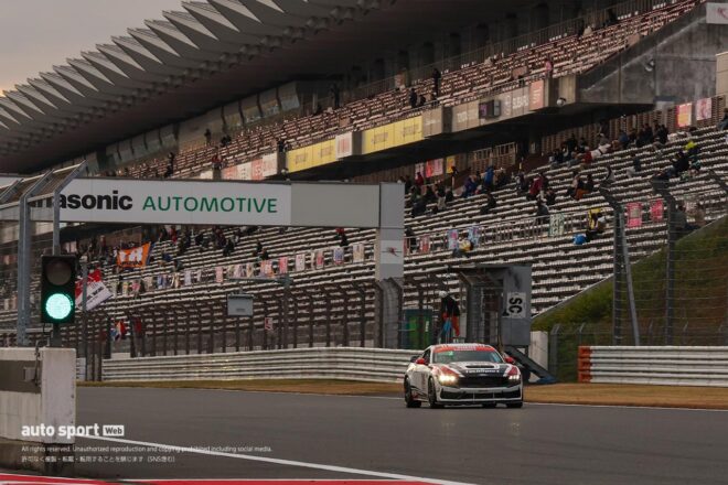 エンジンがかからない！ スーパー耐久第7戦富士のST-USAクラスに登場したマスタング・ダークホースRがトラブルを乗り越え予選に復活