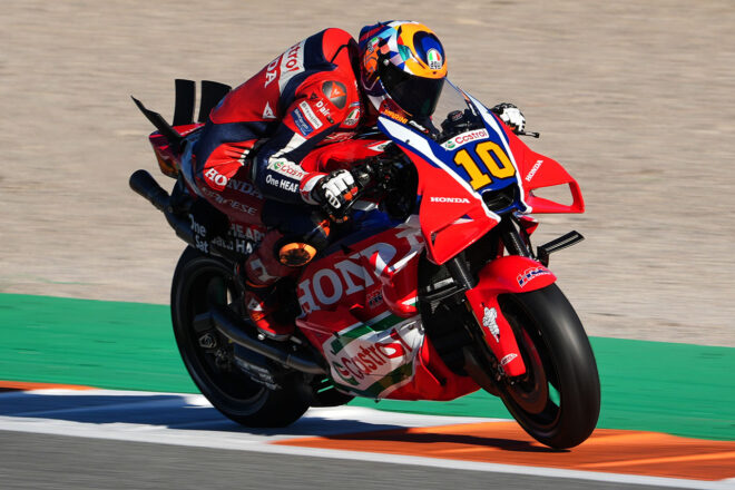 ミル、マリーニを巻き込みダブルリタイア「僕のミス。ルカ、チーム、ホンダに謝罪したい」／MotoGP第22戦バレンシアGP スプリント