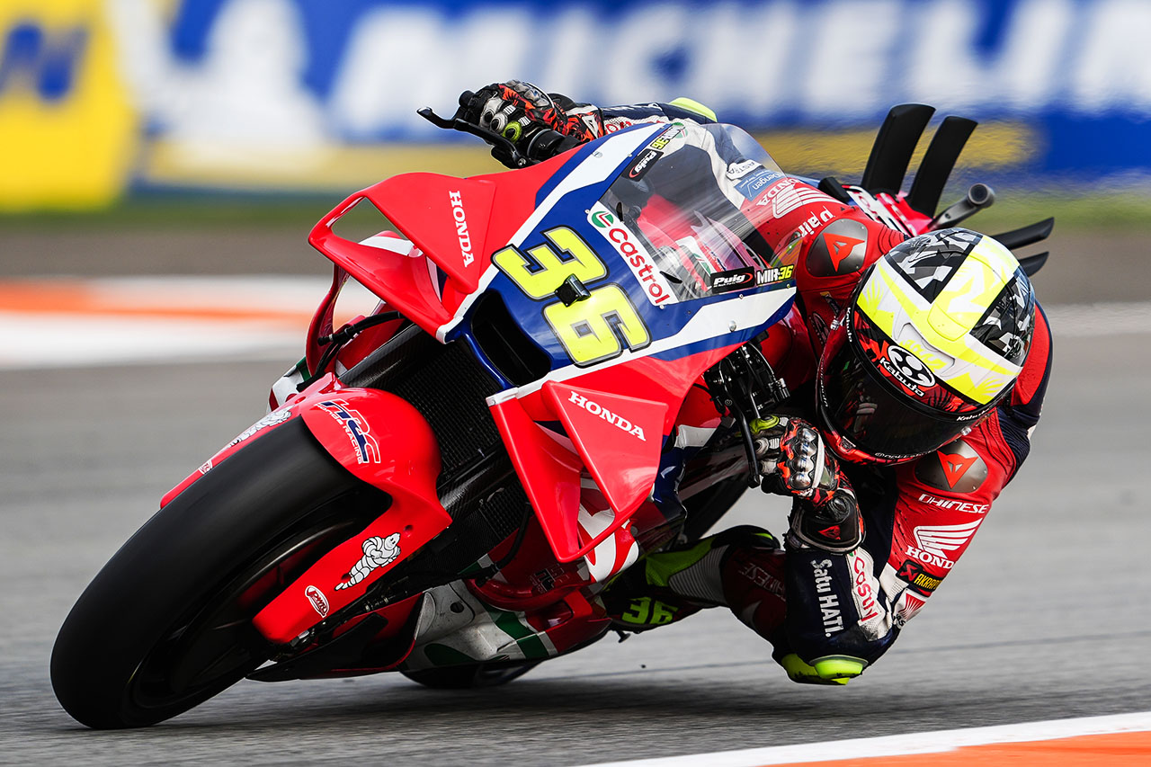 ミル、マリーニを巻き込みダブルリタイア「僕のミス。ルカ、チーム、ホンダに謝罪したい」／MotoGP第22戦バレンシアGP スプリント