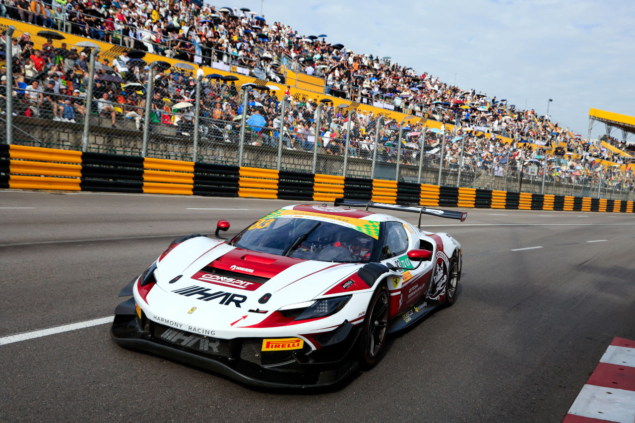 フェラーリ、FIA GTワールドカップ初優勝。マカオでアントニオ・フォコが躍動、予選からトップ譲らず完勝