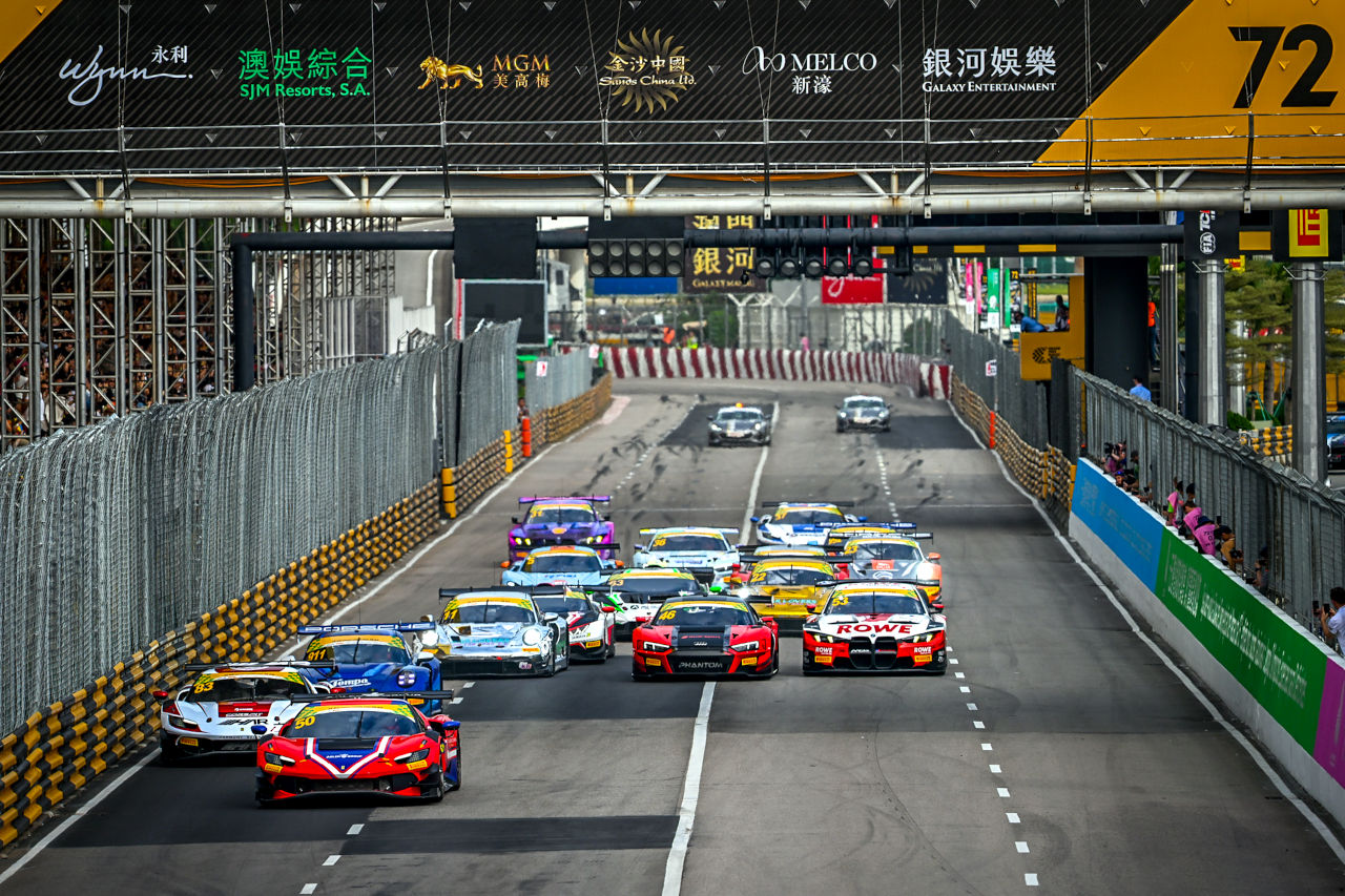 フェラーリ、FIA GTワールドカップ初優勝。マカオでアントニオ・フォコが躍動、予選からトップ譲らず完勝