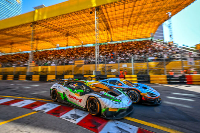 フェラーリ、FIA GTワールドカップ初優勝。マカオでアントニオ・フォコが躍動、予選からトップ譲らず完勝