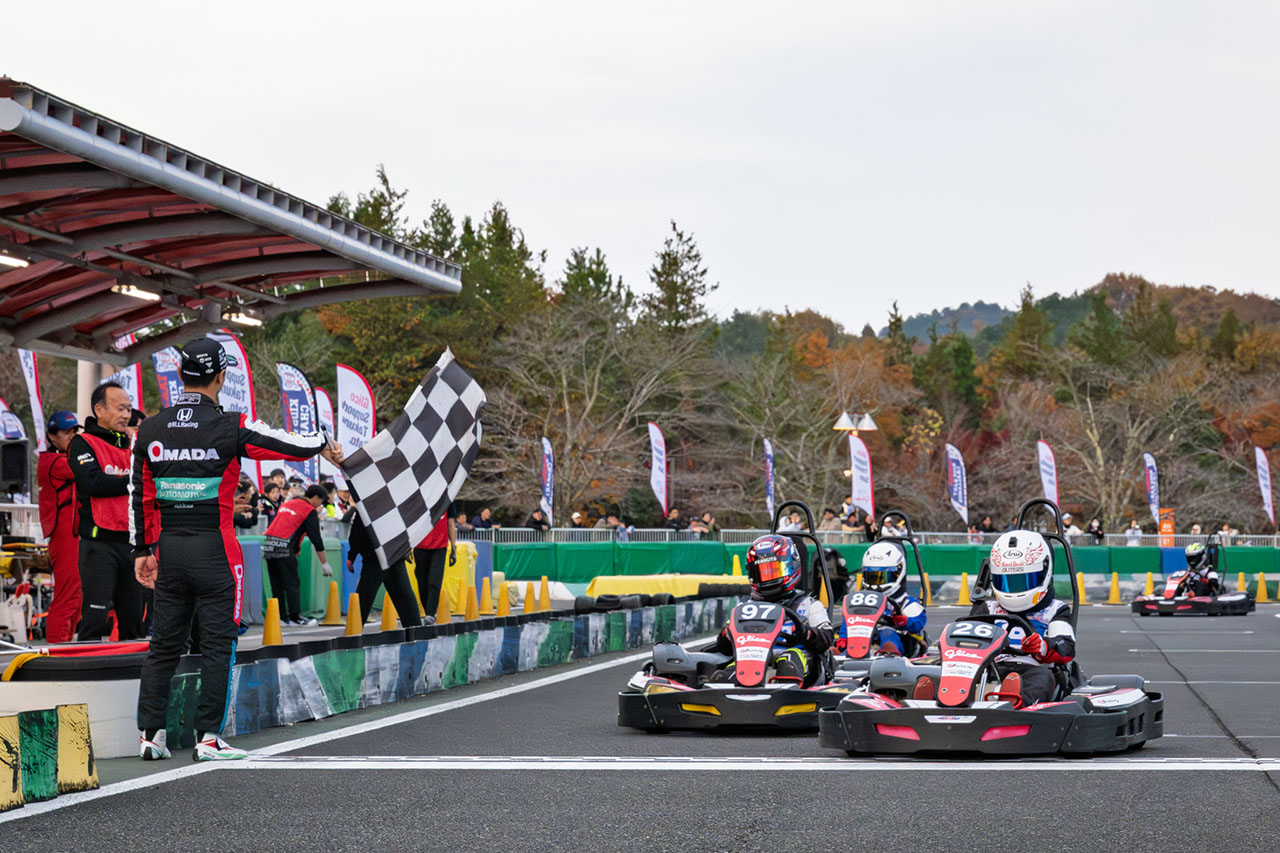 佐藤琢磨のキッズカート大会がもてぎで開催。全国から予選勝ち抜いた93名が集結、アカデミー進出の8名決まる