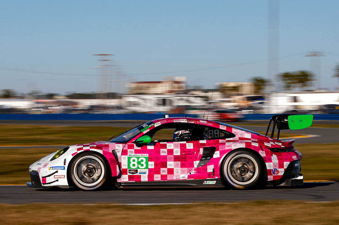 ポルシェ911 GT3 Rのサイドビュー