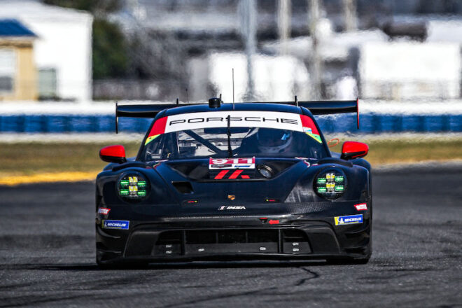 ポルシェ911 GT3 Rエボを真正面から