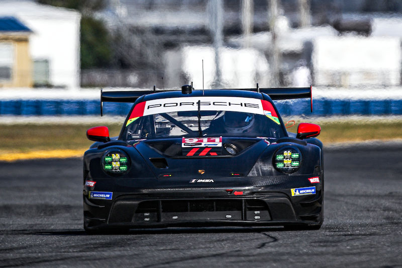 ポルシェ911 GT3 Rエボを真正面から