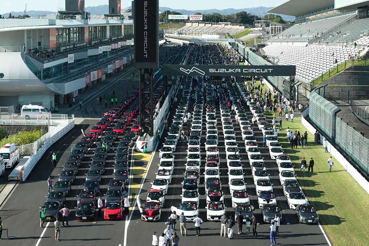 832台のホンダS660が鈴鹿サーキットに集結。ギネス世界記録に“最大のホンダ車パレード”で正式認定