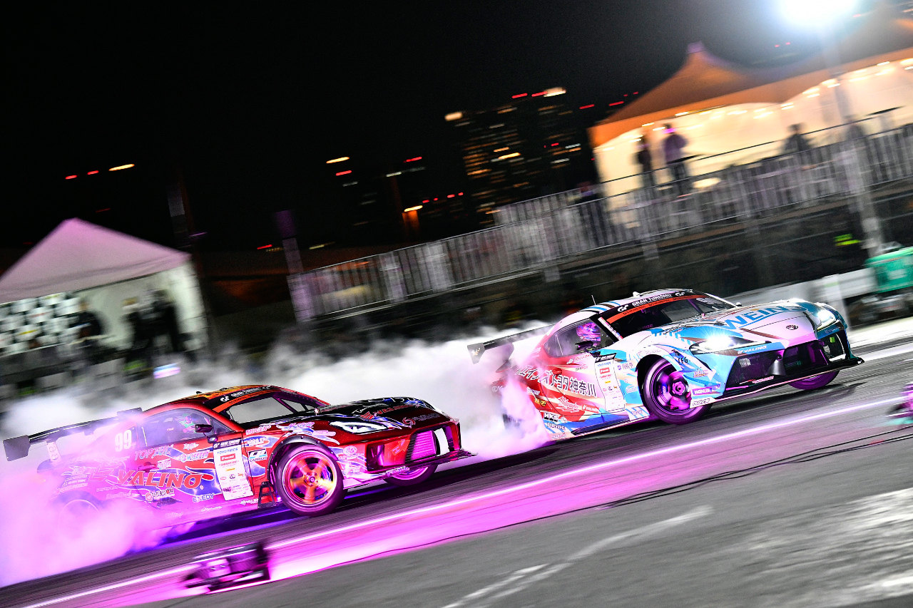 第10戦を藤野が制して1ポイント差で3度目のチャンピオンに輝く。第9戦は中村直樹が優勝／D1GPお台場