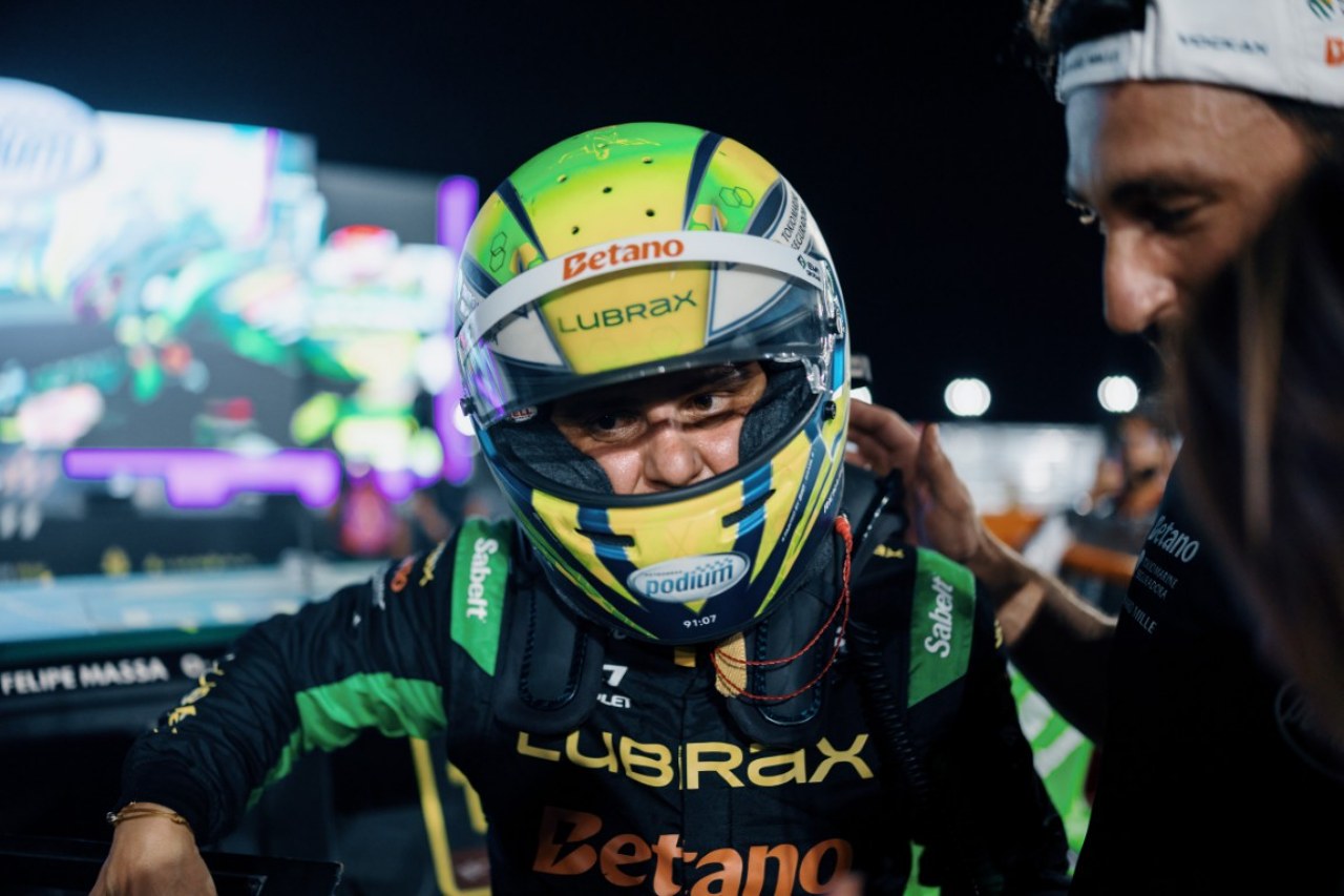 フェリペ・マッサが初ポール奪取、リカルド・マウリシオが初開催ナイトレースで連勝／SCB第10戦