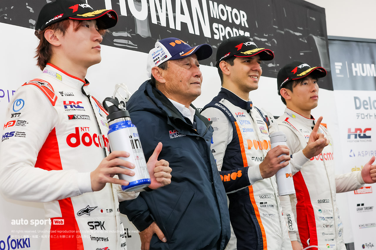 初優勝のフラガ「とにかく飛び込んだ」中嶋悟総監督「彼は失敗がない」と太鼓判【SF第10戦鈴鹿決勝会見】