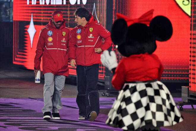 ルイス・ハミルトン＆シャルル・ルクレール（フェラーリ）とミニーマウス