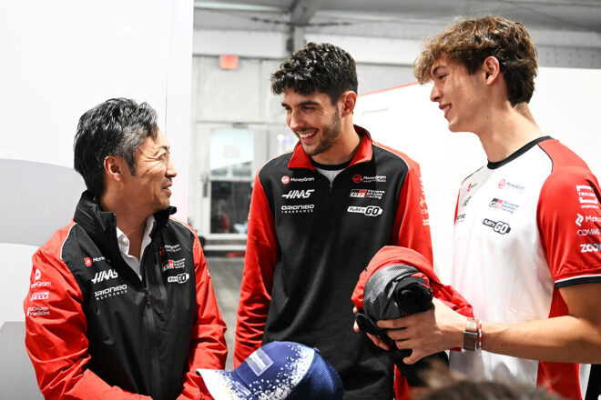 小松礼雄代表、エステバン・オコン、オリバー・ベアマン(ハース)