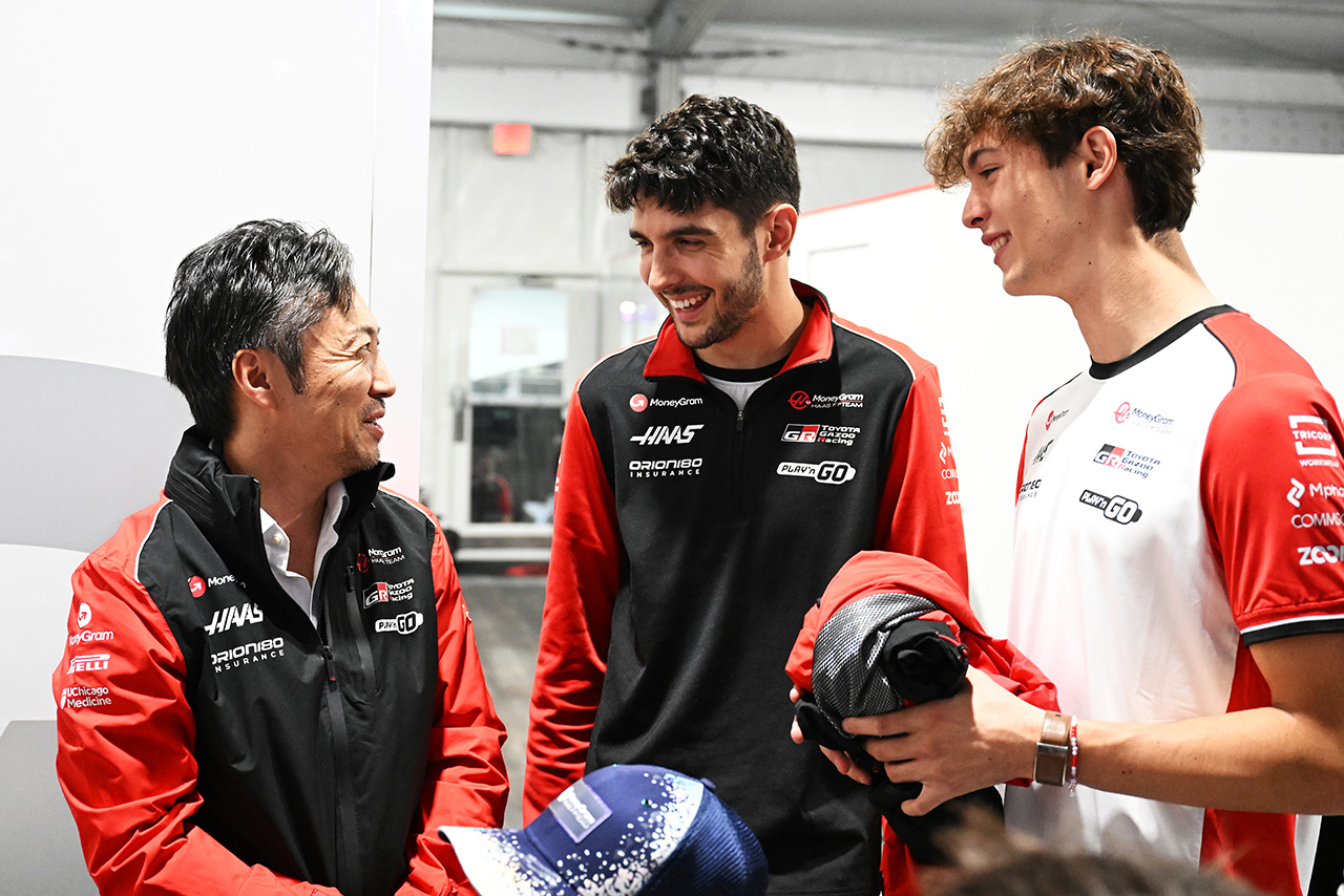 小松礼雄代表、エステバン・オコン、オリバー・ベアマン（ハース）