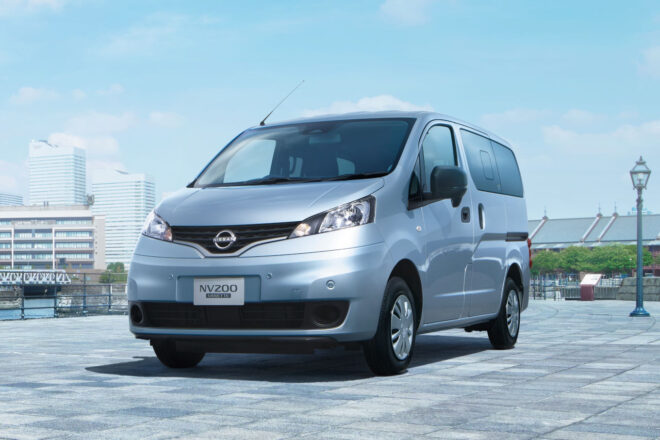 『ニッサンNV200バネット』が仕様向上。カスタマイズを楽しむ黒バンパー＋専用色の新グレードも新設定