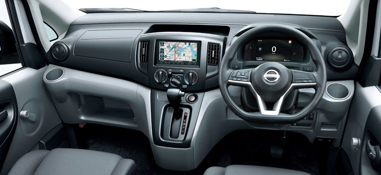 『ニッサンNV200バネット』が仕様向上。カスタマイズを楽しむ黒バンパー＋専用色の新グレードも新設定