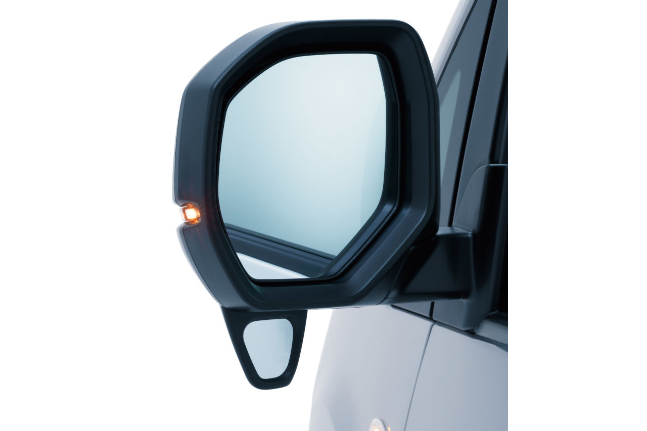 『ニッサンNV200バネット』が仕様向上。カスタマイズを楽しむ黒バンパー＋専用色の新グレードも新設定