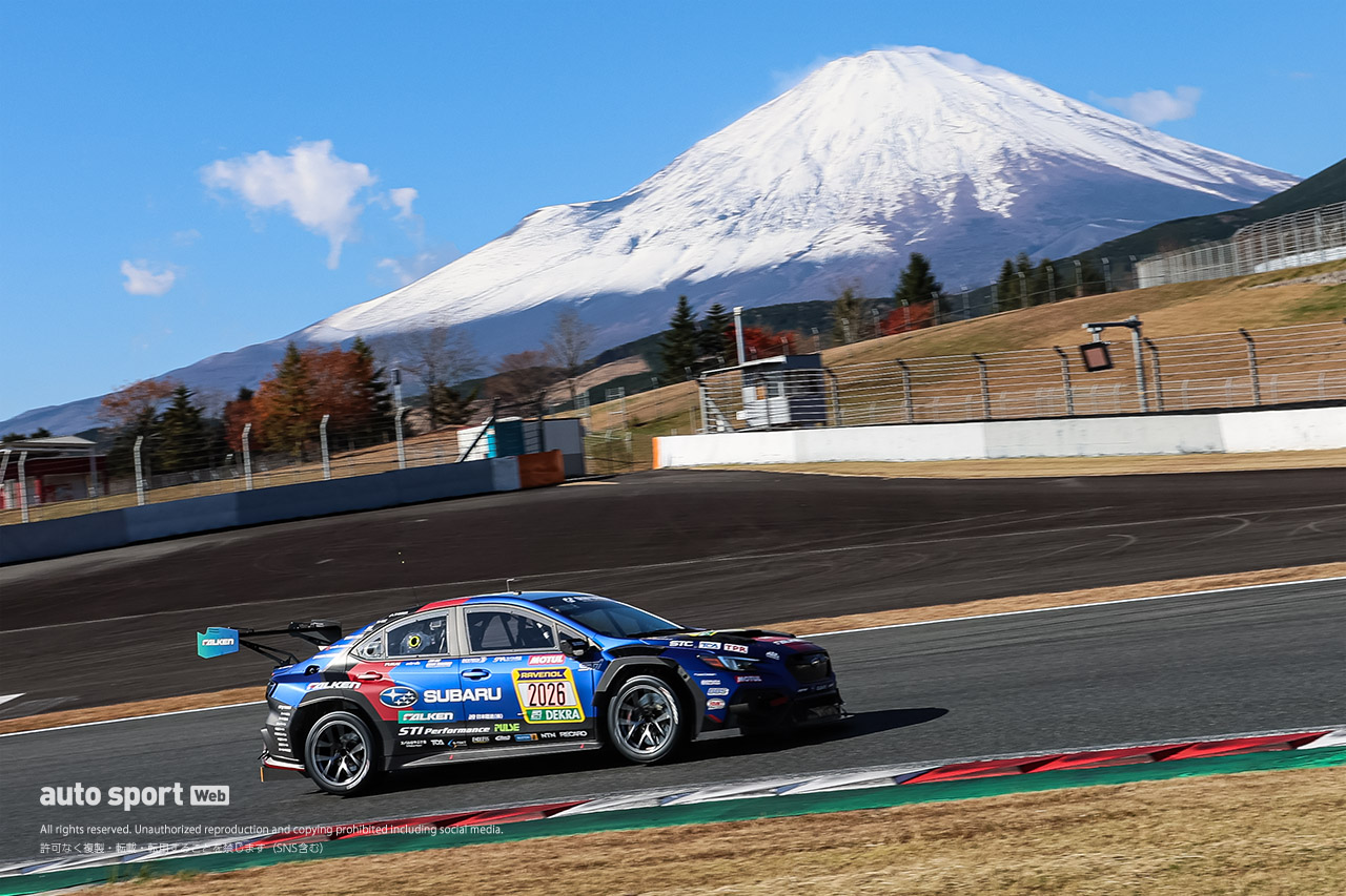 スバル／STI、2026年ニュル24時間に挑む新型WRXを富士でシェイクダウン。クラッシュ修復と各部の改良を施しリベンジへ