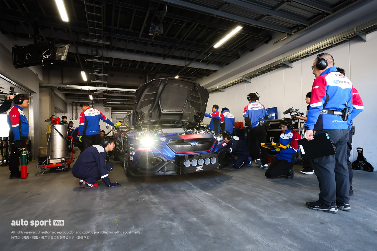 スバル／STI、2026年ニュル24時間に挑む新型WRXを富士でシェイクダウン。クラッシュ修復と各部の改良を施しリベンジへ