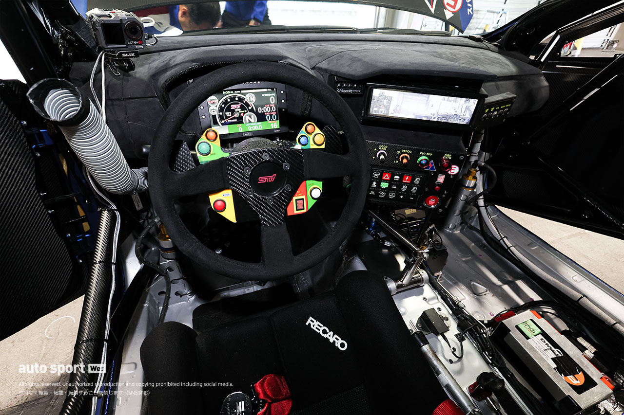 「今のニュルはキツすぎる。“楽に走れる”方が速い」と佐々木孝太。2026年型STI NBR Challengeの開発はサバイバル力を重視