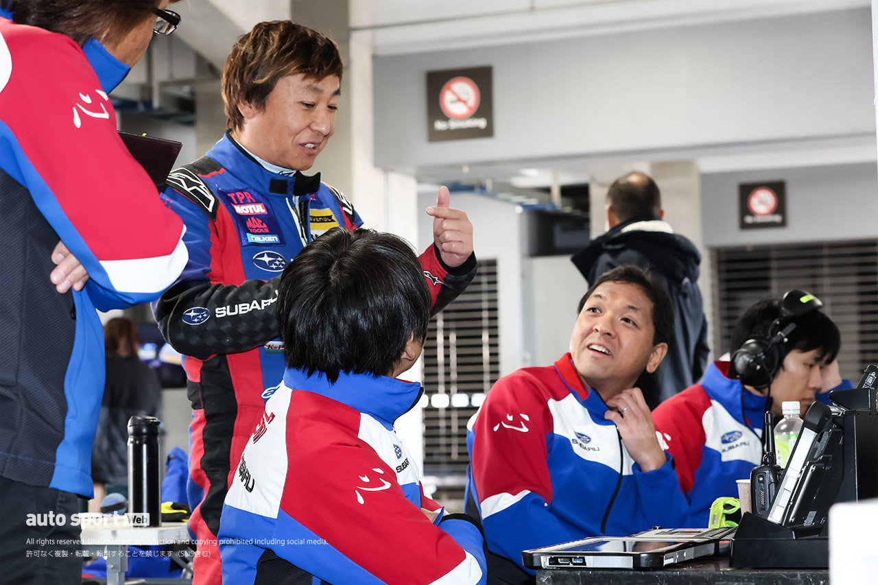 「今のニュルはキツすぎる。“楽に走れる”方が速い」と佐々木孝太。2026年型STI NBR Challengeの開発はサバイバル力を重視