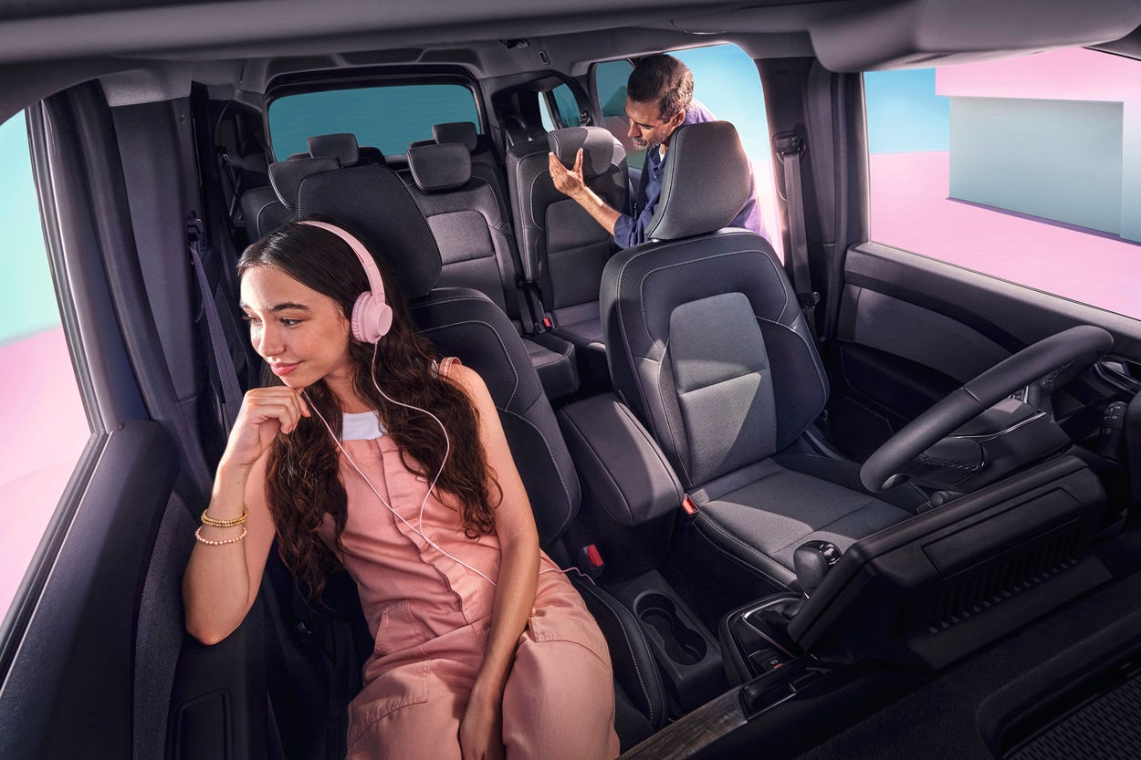 3列7人乗り『ルノー・グランカングー』発表。多彩なシートアレンジを実現した特別仕様車