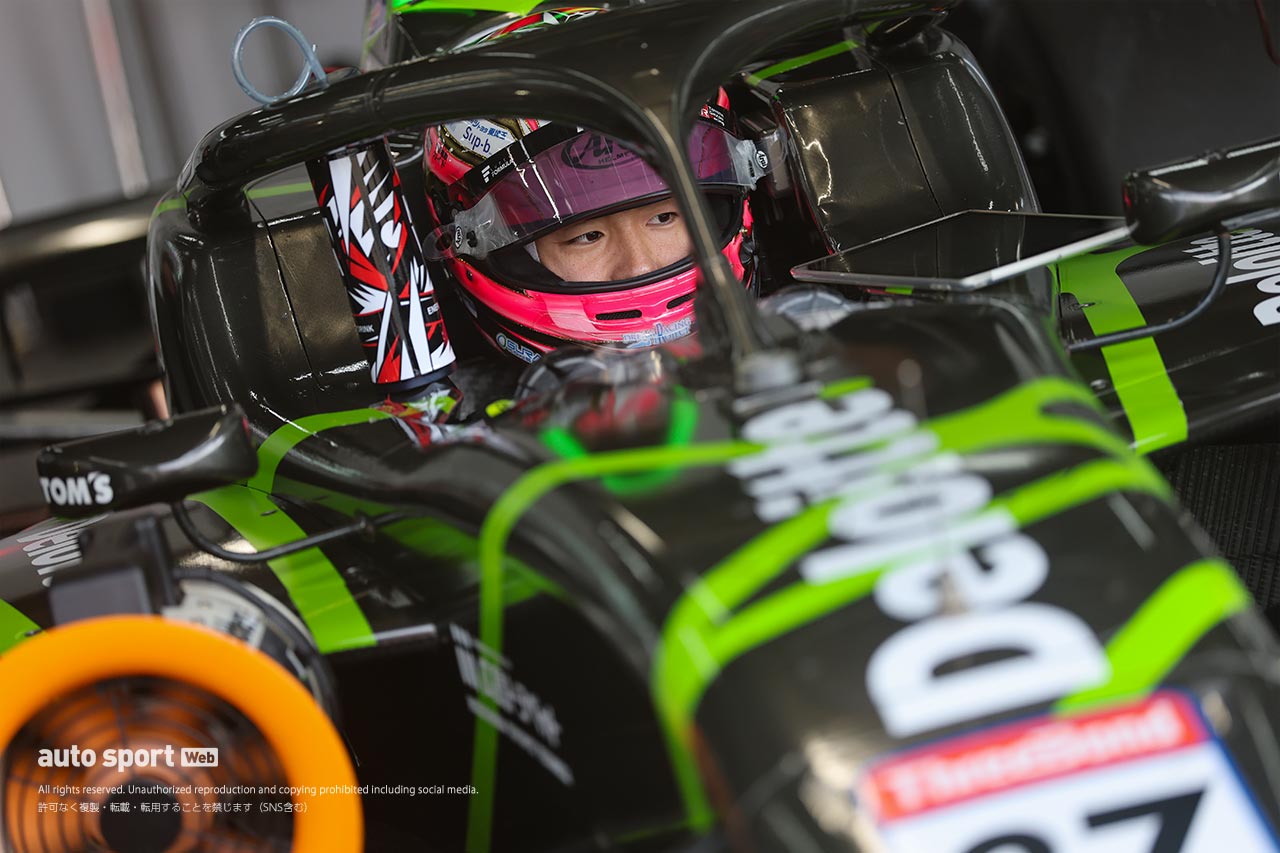 現役SFドライバーたち3名がもてぎでスーパーフォーミュラ・ライツをドライブ「ひさびさに乗ると難しい」