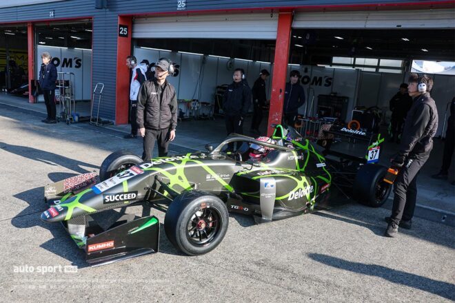 現役SFドライバーたち3名がもてぎでスーパーフォーミュラ・ライツをドライブ「ひさびさに乗ると難しい」