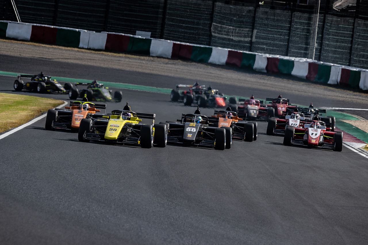 2025年FRJ鈴鹿大会　第13戦決勝スタート