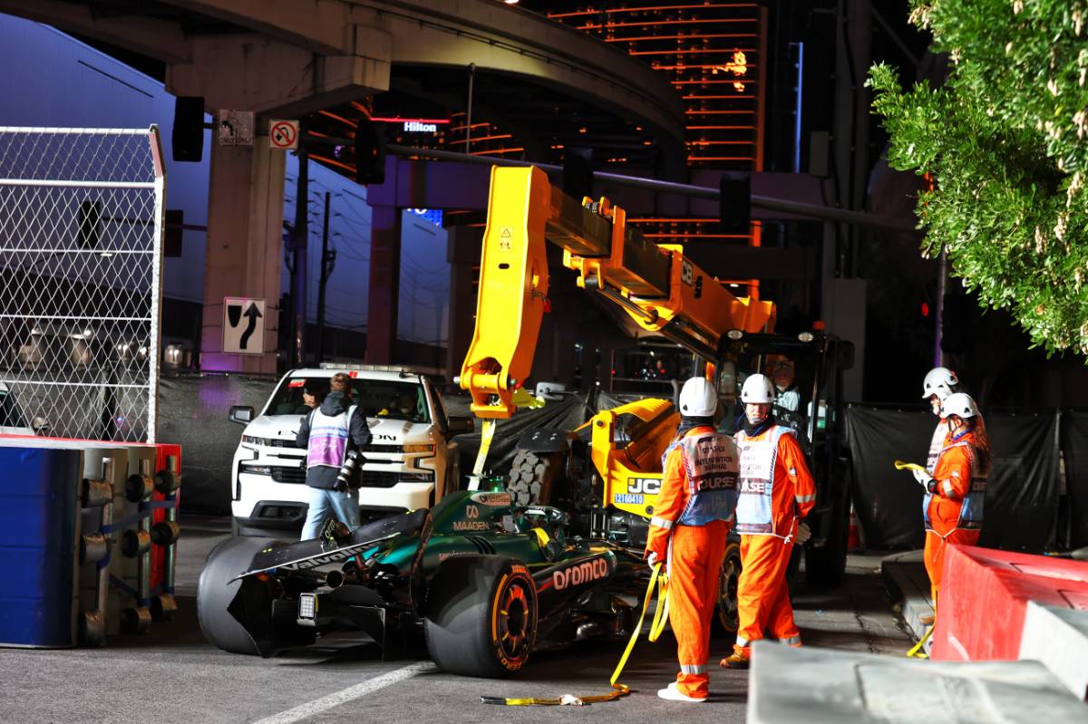 2025年F1第22戦ラスベガスGPでリタイアとなったランス・ストロール（アストンマーティン）