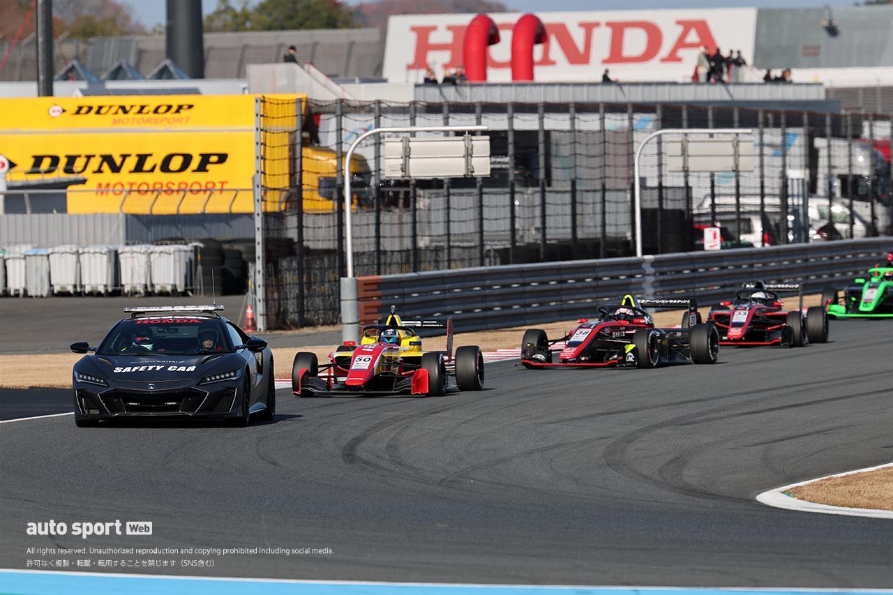 全日本スーパーフォーミュラ・ライツ選手権第17戦は野村勇斗が小林利徠斗との僅差の争いを制しシーズン11勝目