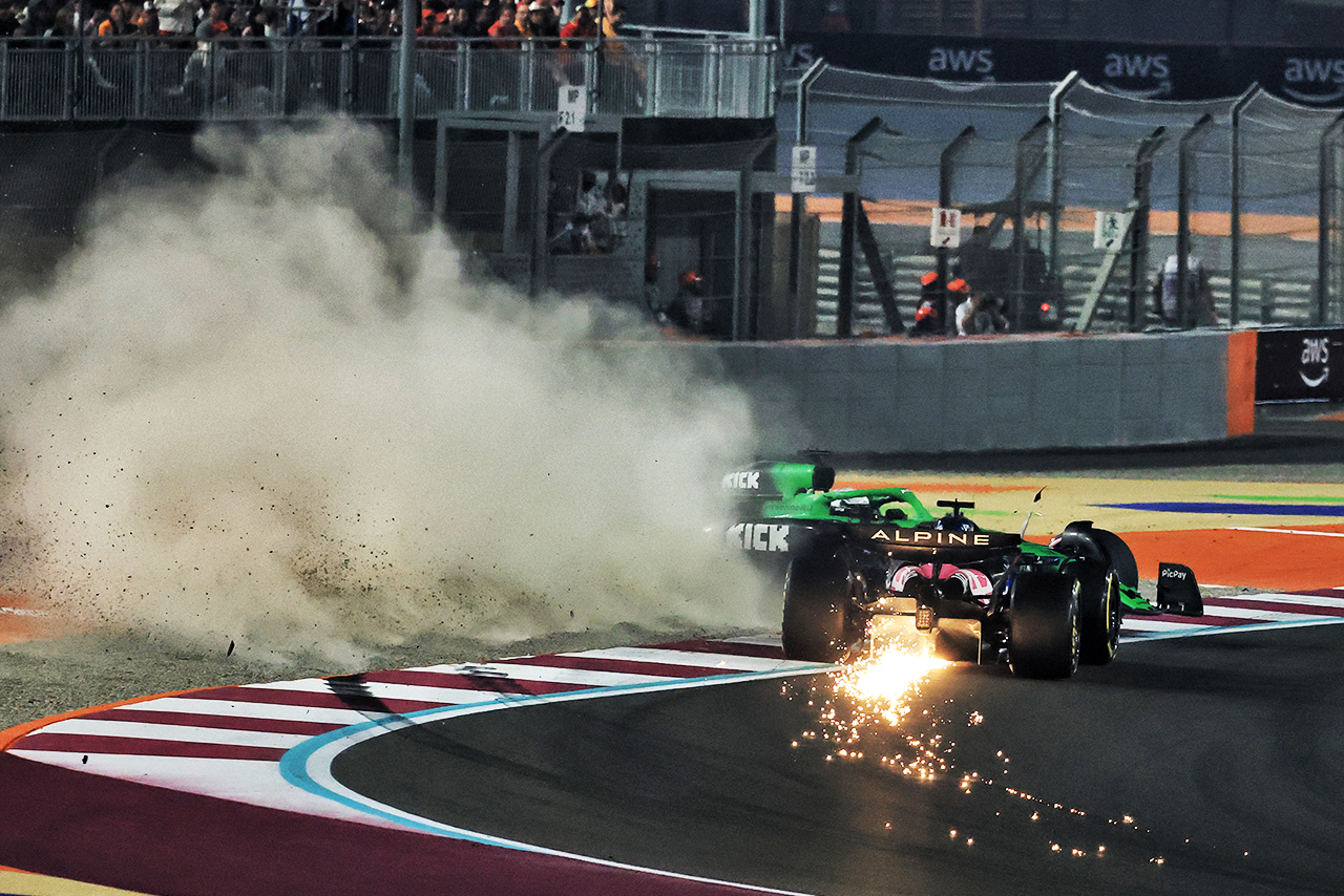 ニコ・ヒュルケンベルグ（キック・ザウバー）とピエール・ガスリー（アルピーヌ）の接触