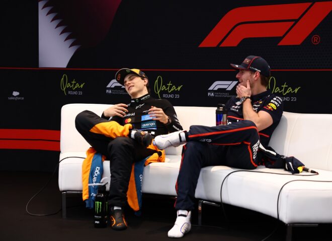 優勝マックス・フェルスタッペン（レッドブル）と2位オスカー・ピアストリ（マクラーレン）