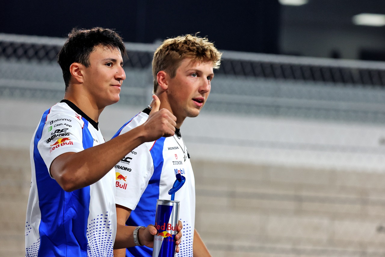 ACUbNEnW[ƃAE[\i[VOuYj