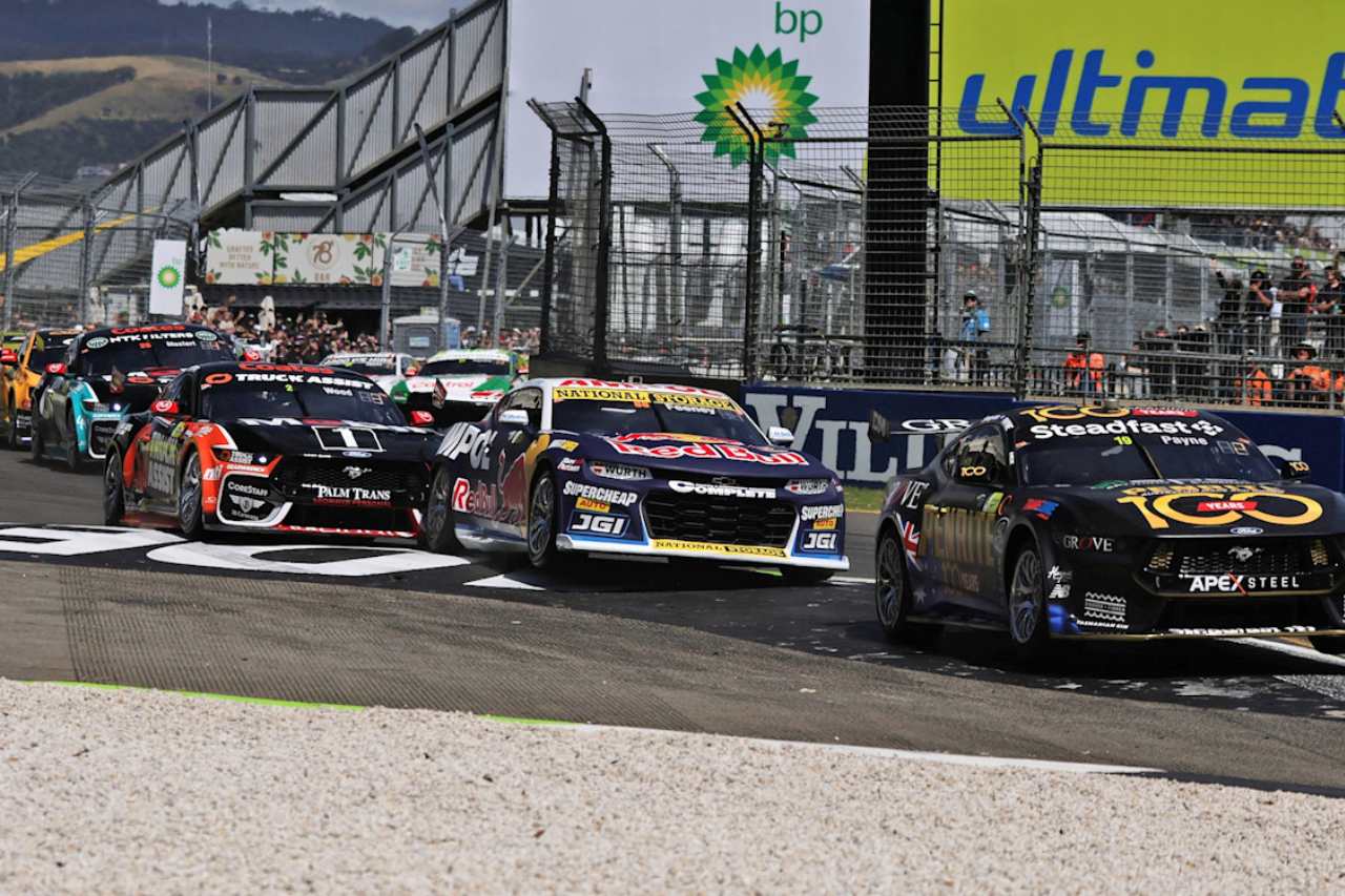 荒天の赤旗クラッシュやエンジン故障の波乱を経て、チャズ・モスタートが大逆転の初王者に／RSC最終戦