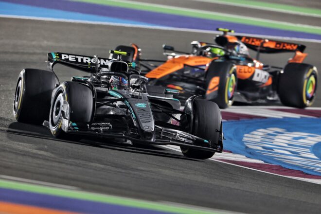 アンドレア・キミ・アントネッリ（メルセデス）とランド・ノリス（マクラーレン）