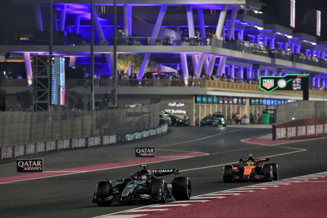 アンドレア・キミ・アントネッリ(メルセデス)とランド・ノリス(マクラーレン)