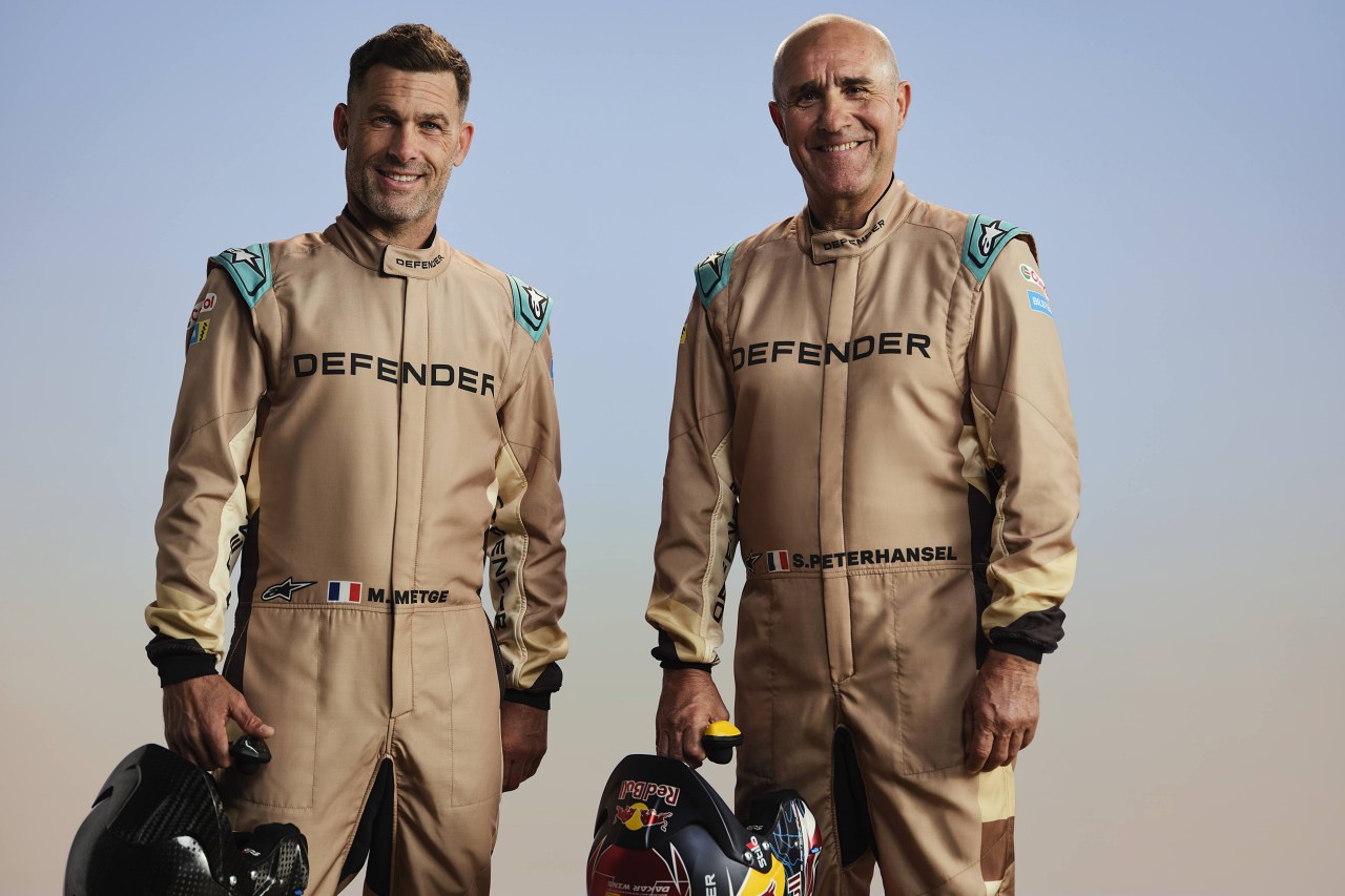 来季ダカールラリーでデビューする『ディフェンダー』競技仕様“DAKAR D7X-R”の本戦カラーを公開