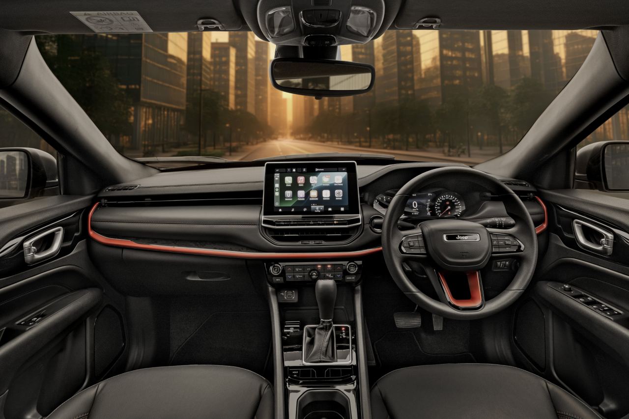 ジープ、コンパクトSUV『コンパス』に鮮やかなレッドが映える限定車“Trail Edition”を設定