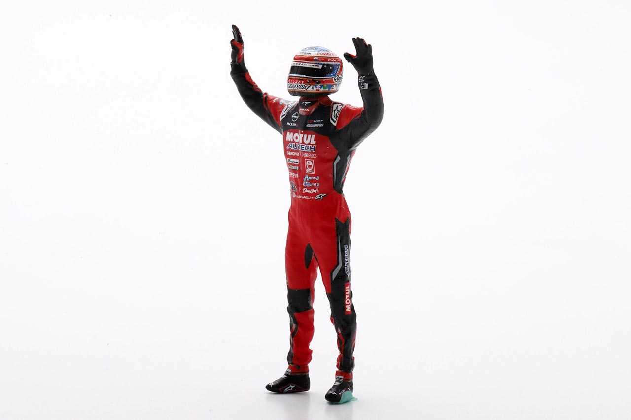 ロニー・クインタレッリのスーパーGTラストレースのMOTUL AUTECH Zを忠実に再現。スパーク製“引退仕様”ミニカーが12月12日から予約開始